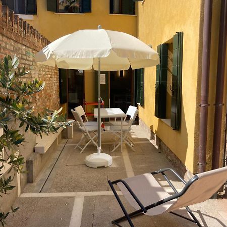 Appartamento Tre Archi Con Corte Privata Velence Kültér fotó