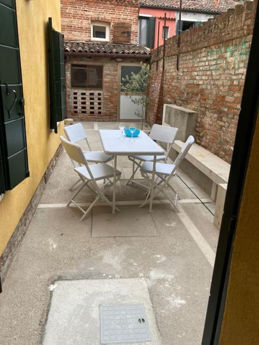 Appartamento Tre Archi Con Corte Privata Velence Kültér fotó