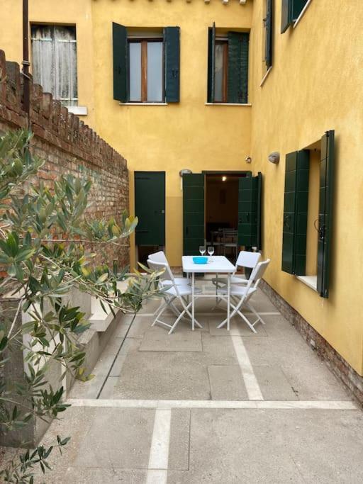 Appartamento Tre Archi Con Corte Privata Velence Kültér fotó