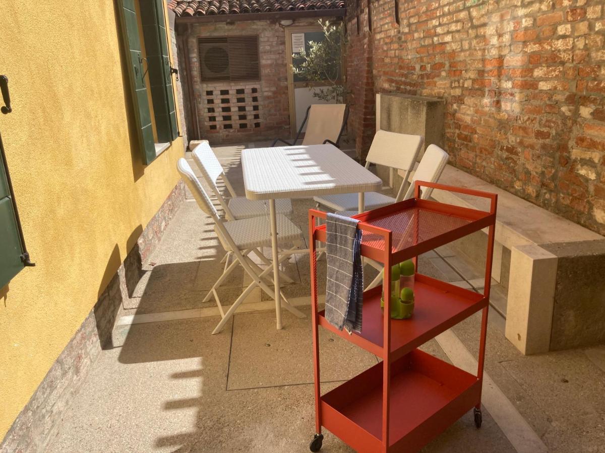 Appartamento Tre Archi Con Corte Privata Velence Kültér fotó